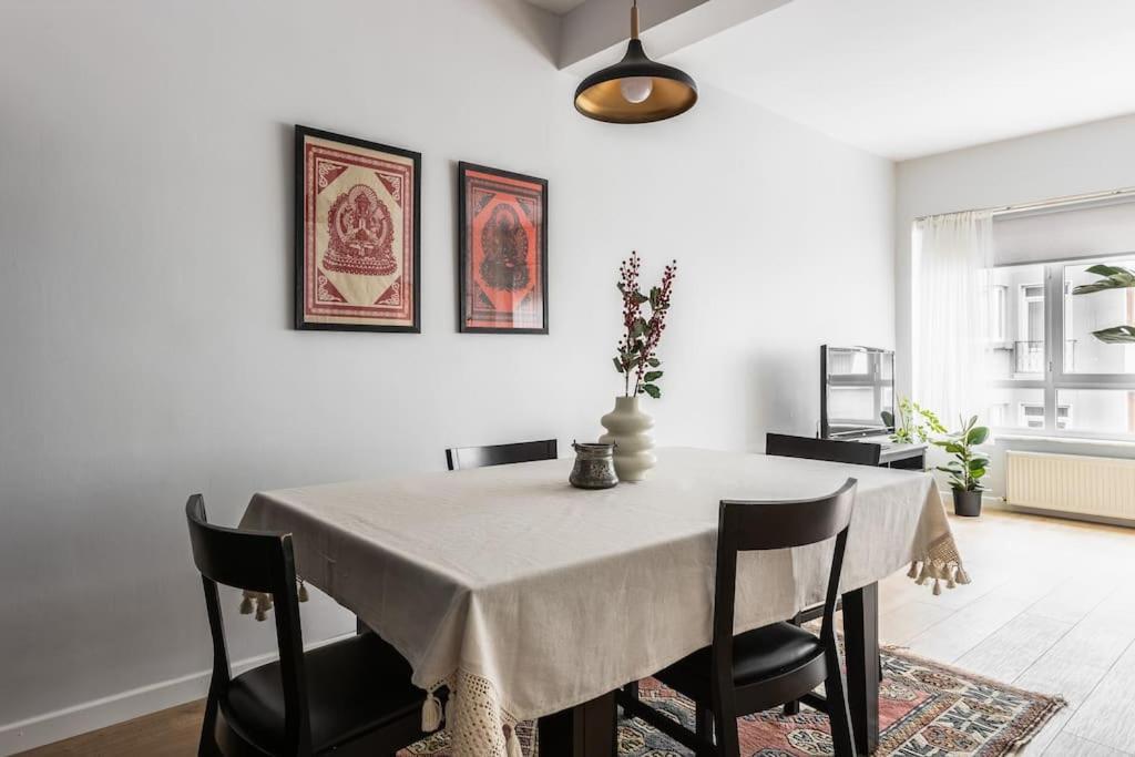 Appartement Spacious Apt W/ Amazing Location *