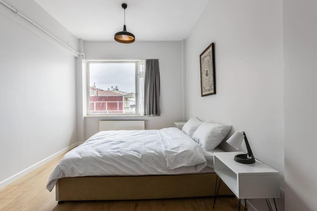 Spacious Apt W/ Amazing Location Istanboel