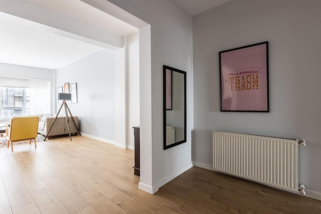 Spacious Apt W/ Amazing Location * Istanboel
